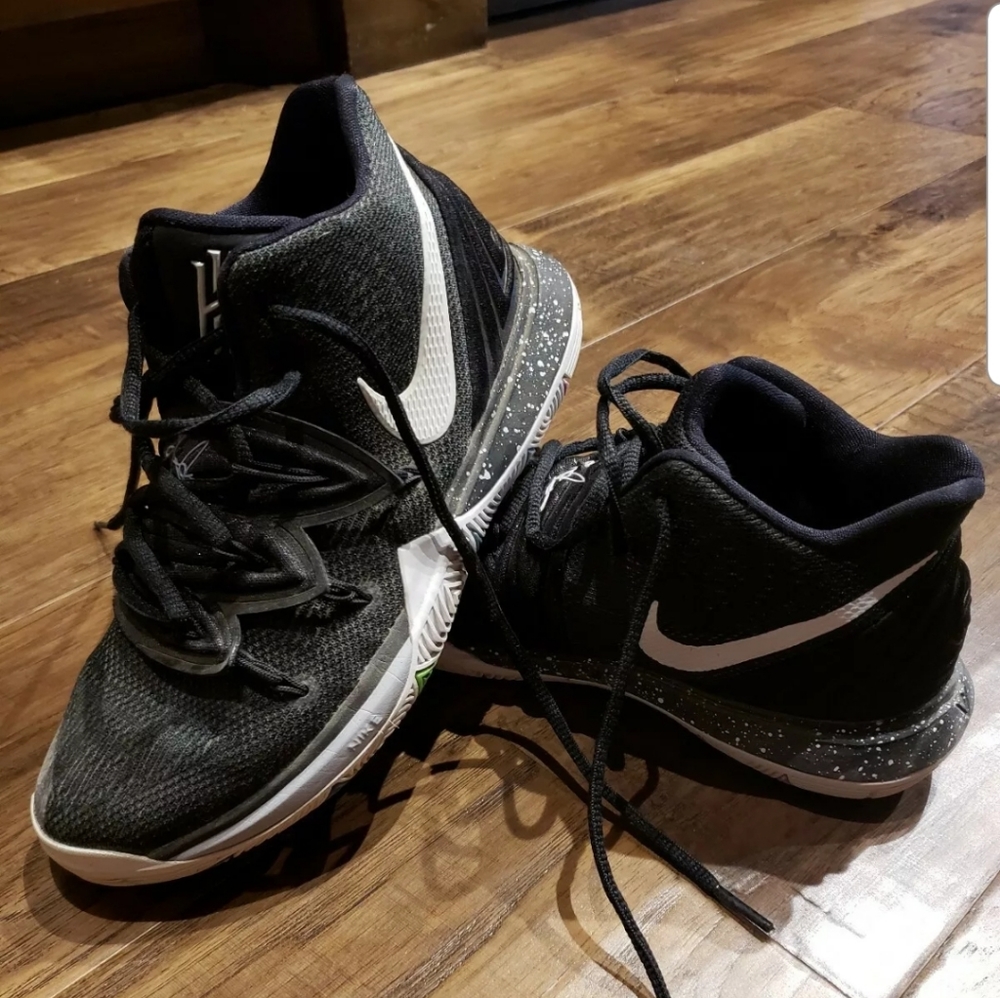Kyrie 5 Basketball Shoes
